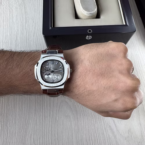 PATEK PHILIPPE NAUTILUS PRATA CINZA COURO 40MM 2