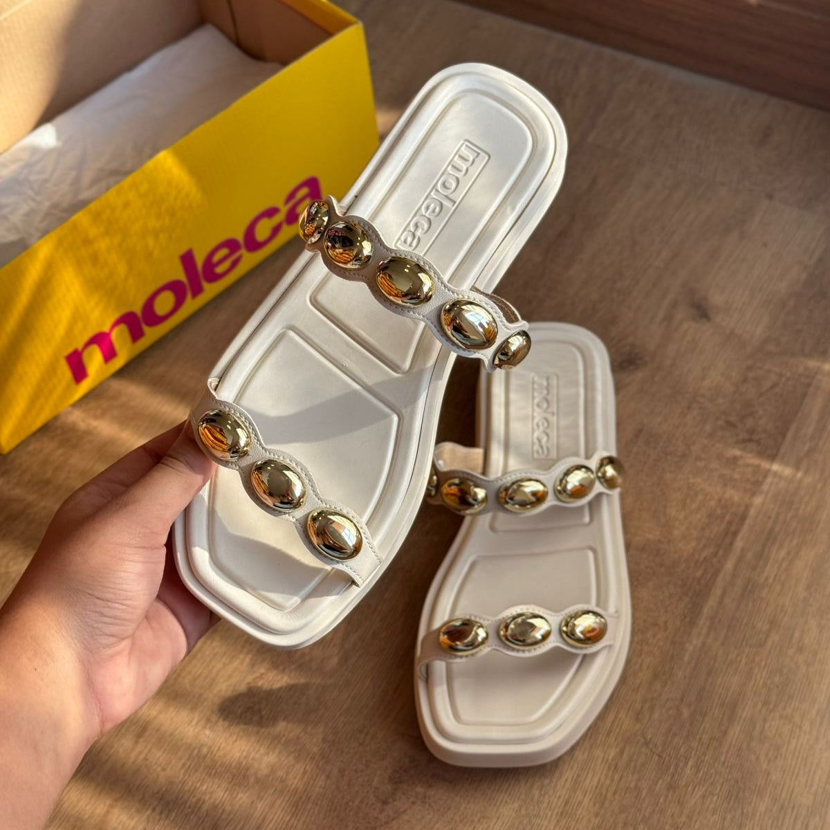 Sandália Moleca Detalhe de Pedrarias 5506.105 1