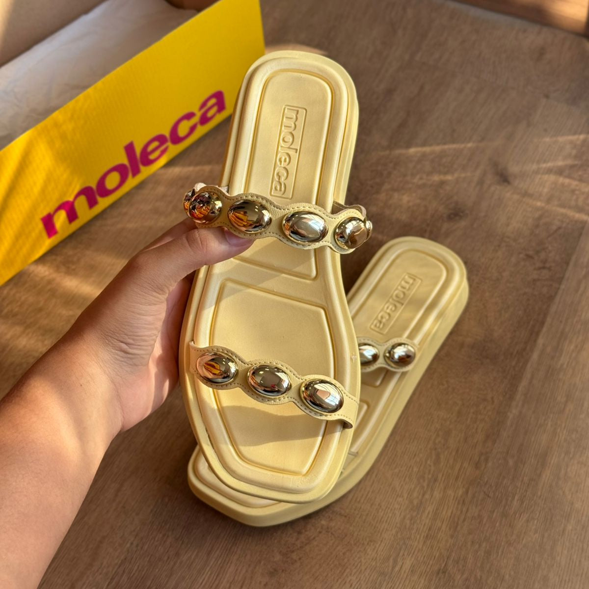 Sandália Moleca Detalhe de Pedrarias 5506.105 4