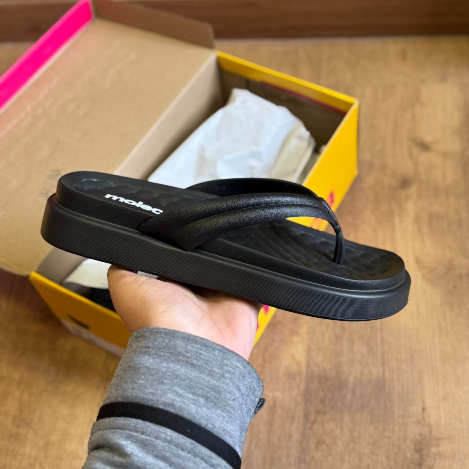 Chinelo de Dedo Moleca 5554.100 1