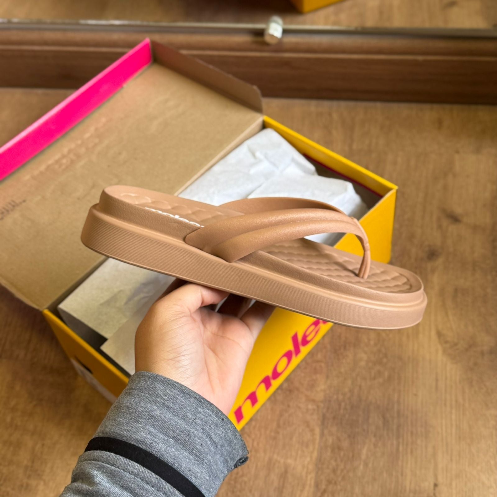 Chinelo de Dedo Moleca 5554.100 3