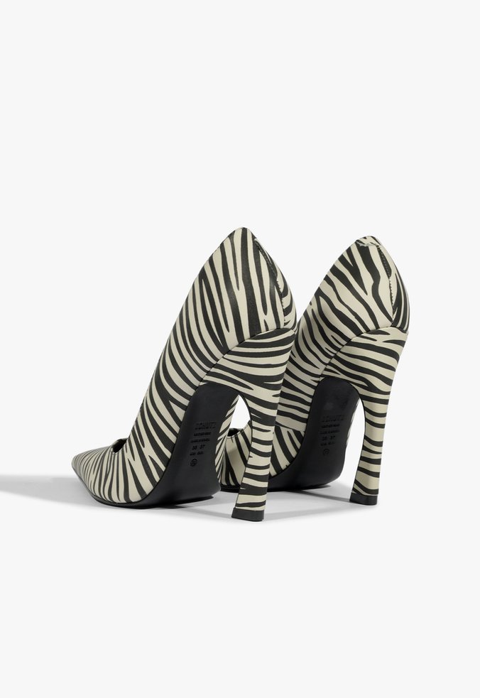 Scarpin Lexi Couro Zebra Preto 3